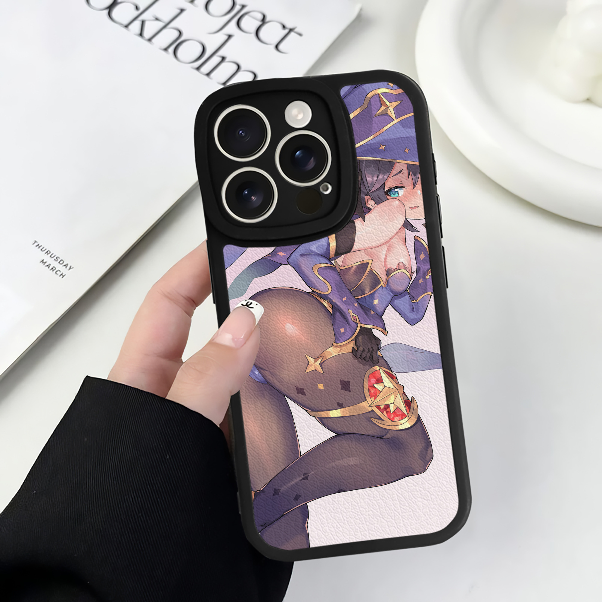 げんし神 genshin 【iPhone 16シリーズ対応】シリコンスマホケース（レザー調） 材質：シリコン